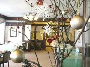12月23日㈪～25日㈬のディナータイムの営業時間は、18：00 Open 21:30 Close（L.O 20:00…